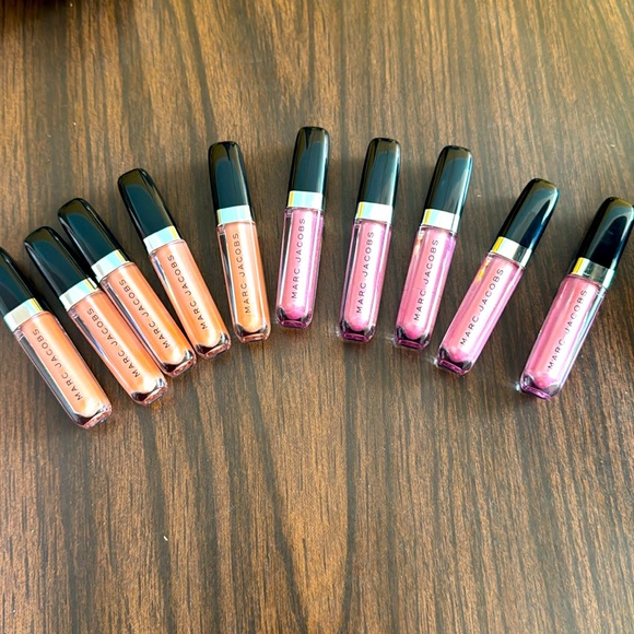 MARC JACOBS BEAUTY ENAMORED HI-SHINE LIP LACQUER
LIPGLOSS 338 WANT ME? - Picture 2 of 9